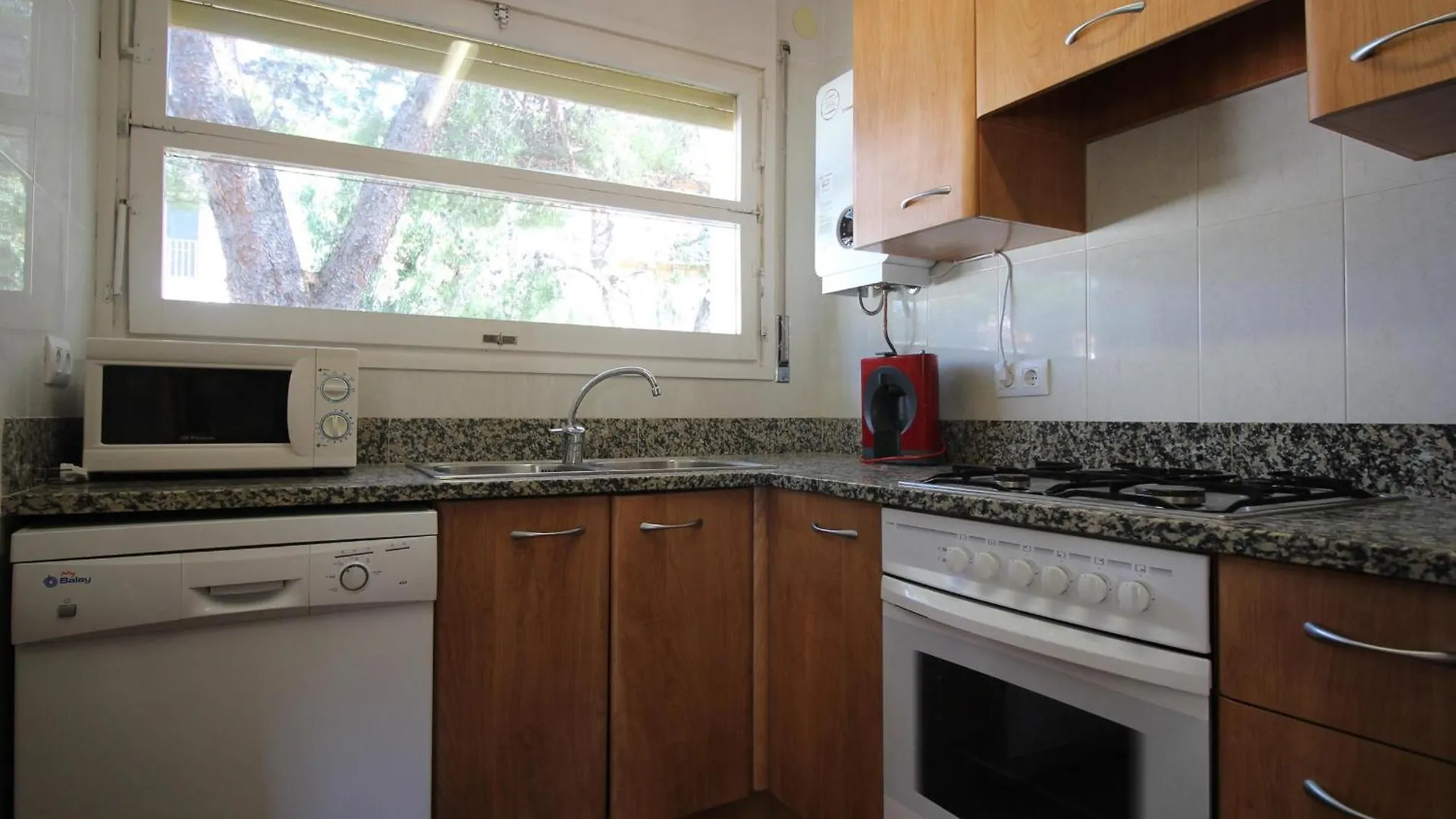 Casa Con Jardin A 100M De La Playa En Llanca, Cerca Del Puerto Y Comercios - Es-228-12 Holiday home Llanca